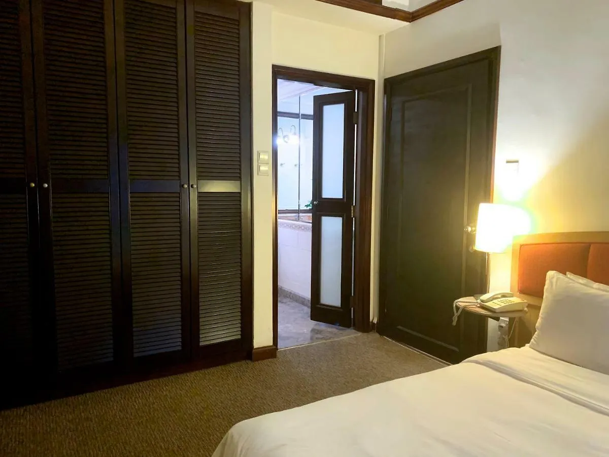 Orange Grove Service Apartment By St Residences Singapore 4*,  Singapore